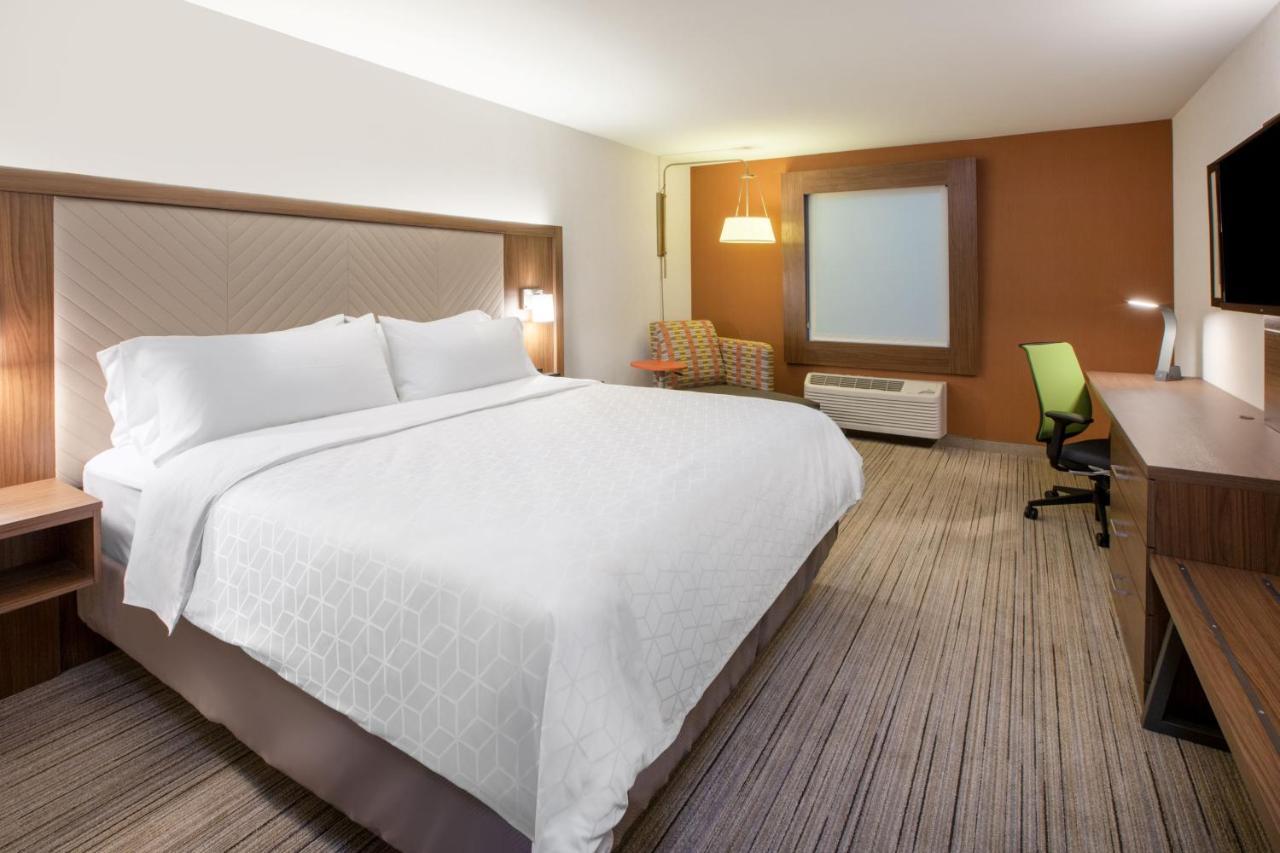 Holiday Inn Express - Blair By Ihg Экстерьер фото