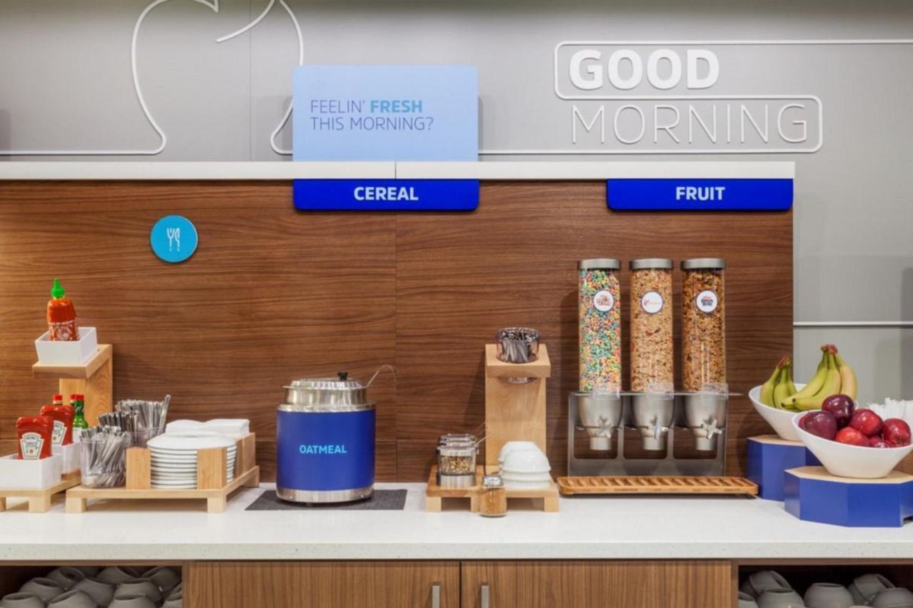 Holiday Inn Express - Blair By Ihg Экстерьер фото